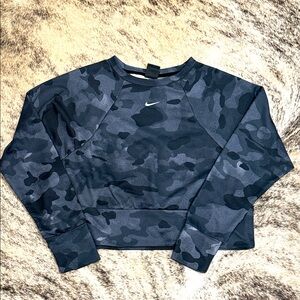 Nike Camo crop